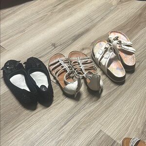 Kids play shoe lots. Sz 3.